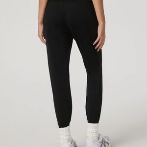 New vuori Women's Black performance joggers size Large